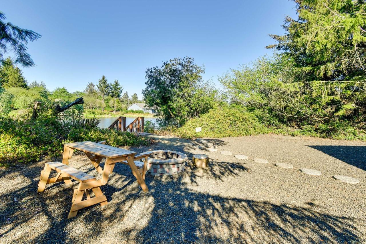 Villa Ocean Shores Retreat With Porch And Canal Views! Exterior foto