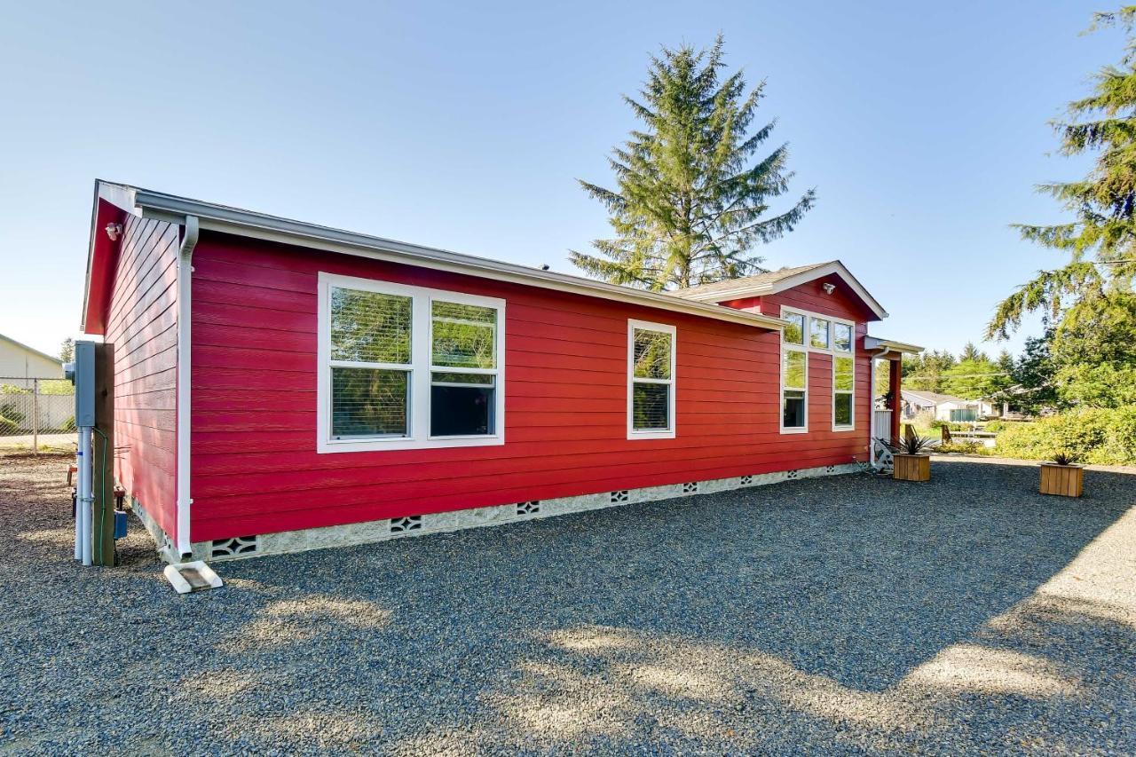 Villa Ocean Shores Retreat With Porch And Canal Views! Exterior foto