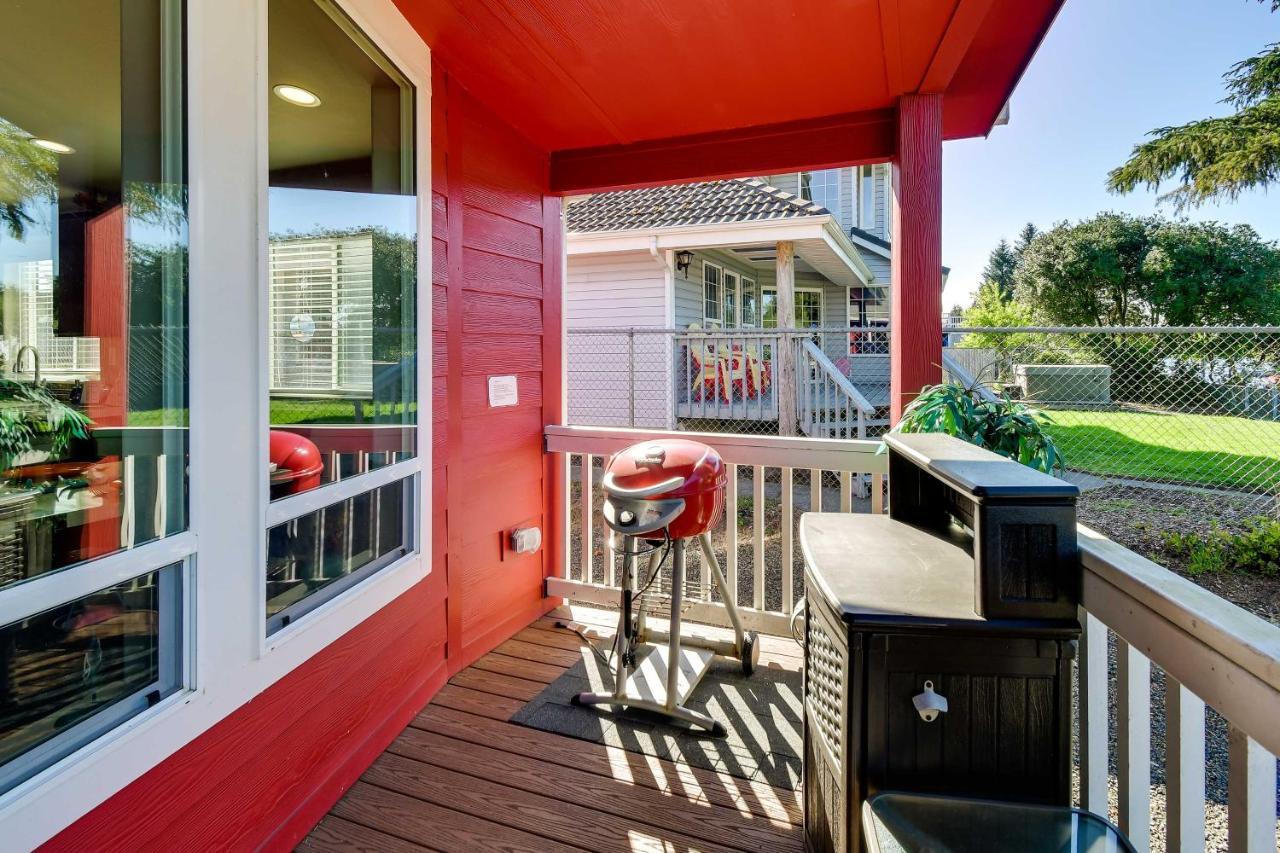 Villa Ocean Shores Retreat With Porch And Canal Views! Exterior foto